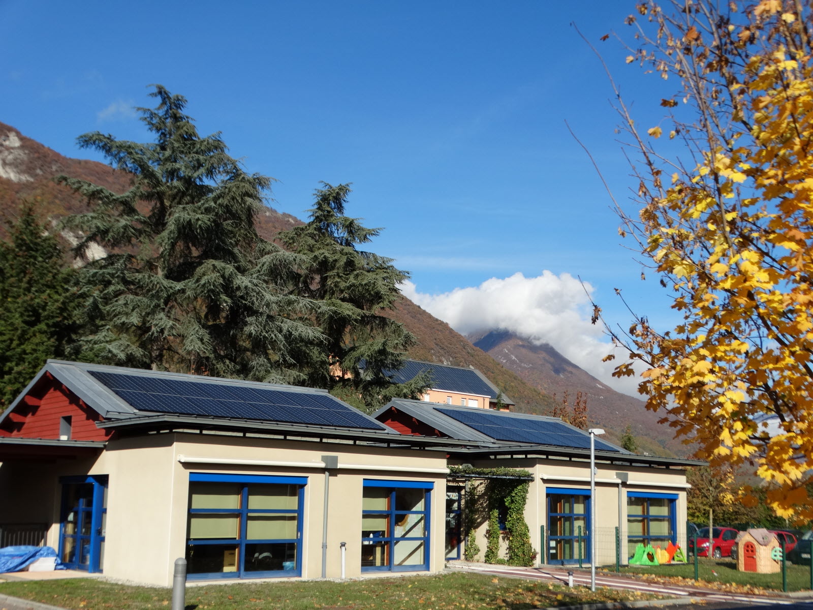 découvrez la performance de l'énergie solaire avec notre modèle surface 9 kwc, conçu pour optimiser votre consommation électrique tout en réduisant votre empreinte carbone. idéal pour les particuliers et professionnels souhaitant investir dans une solution durable et économique.