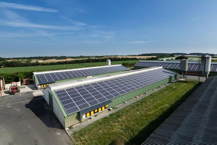 découvrez comment les familles photovoltaïques transforment l'énergie solaire en électricité, offrant des solutions durables et économiques pour réduire les factures d'énergie et préserver l'environnement. informez-vous sur les avantages, les installations et les aides disponibles pour adopter cette technologie verte.