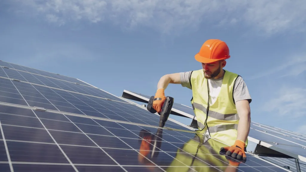découvrez nos experts en installation de panneaux solaires, prêts à transformer votre domicile en une source d'énergie renouvelable. profitez d'une évaluation personnalisée et d'une mise en service professionnelle pour maximiser votre investissement dans l'énergie solaire.