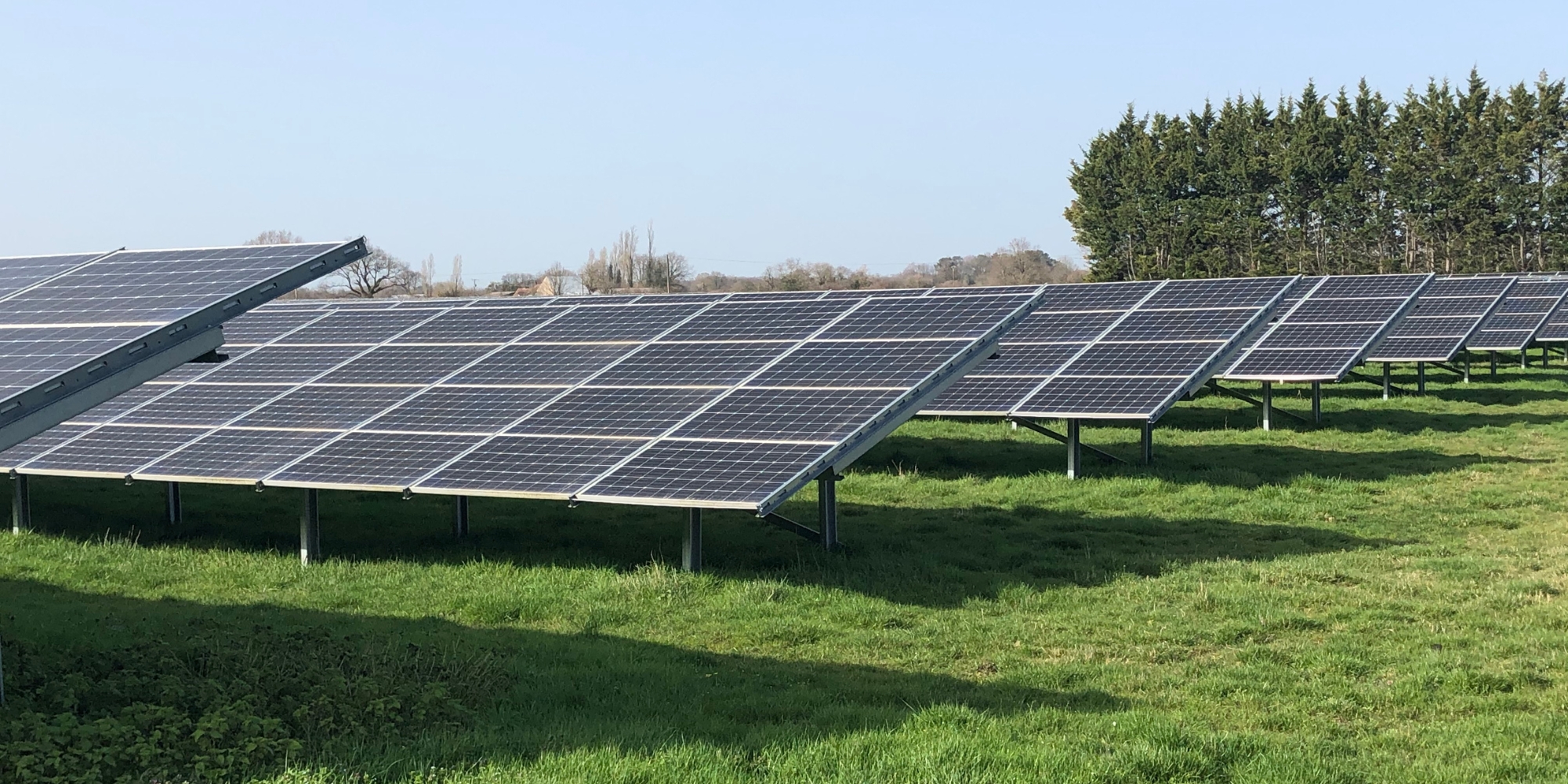 découvrez nos solutions d'énergie verte certifiées rge pour réduire votre empreinte carbone et profiter d'aides financières. engagez-vous dans une transition énergétique durable avec nos experts du secteur.