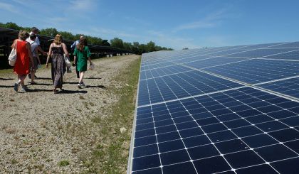 découvrez les dernières nouvelles et avancées dans le domaine du photovoltaïque. restez informé des innovations technologiques, des tendances du marché et des politiques énergétiques qui façonnent l'avenir de l'énergie solaire. ne manquez pas les mises à jour essentielles sur l'actualité photovoltaïque !