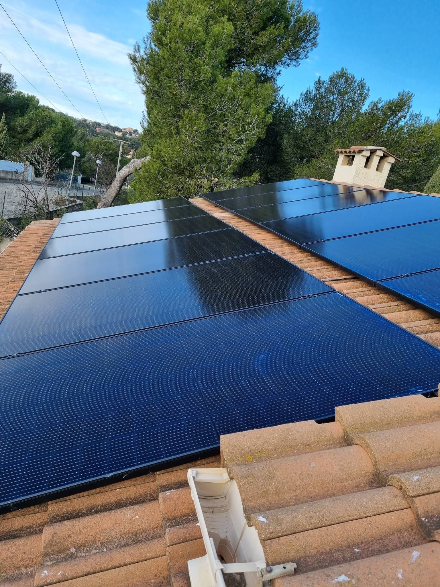 découvrez les différentes aides photovoltaïques disponibles en france pour vous accompagner dans l'installation de panneaux solaires. profitez d'une énergie renouvelable tout en réduisant vos coûts grâce à des subventions, des crédits d'impôt et d'autres dispositifs d'aide.