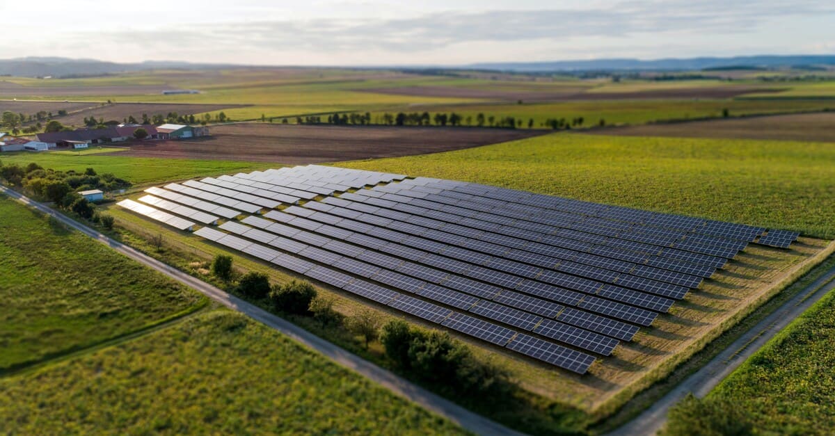 découvrez les ambitions solaires de la france en 2023 : initiatives innovantes, objectifs de développement durable et projets d'énergie renouvelable qui façonnent un avenir énergétique plus vert et durable.