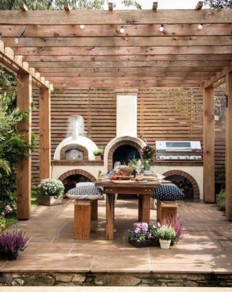 découvrez des idées inspirantes pour l'aménagement de votre espace extérieur cet été. transformez votre jardin, balcon ou terrasse en un véritable havre de paix où profiter des journées ensoleillées grâce à des conseils de décoration et d'organisation adaptés à la saison.