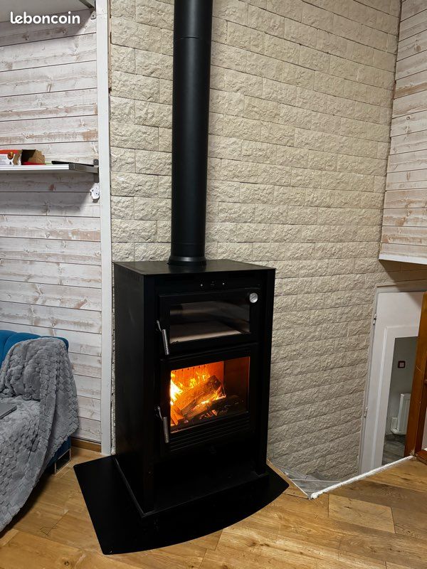 découvrez notre annuaire dédié aux installateurs de poêles. trouvez rapidement des professionnels qualifiés près de chez vous pour l'installation de votre poêle à bois ou à granulés, garantissant confort et efficacité énergétique.