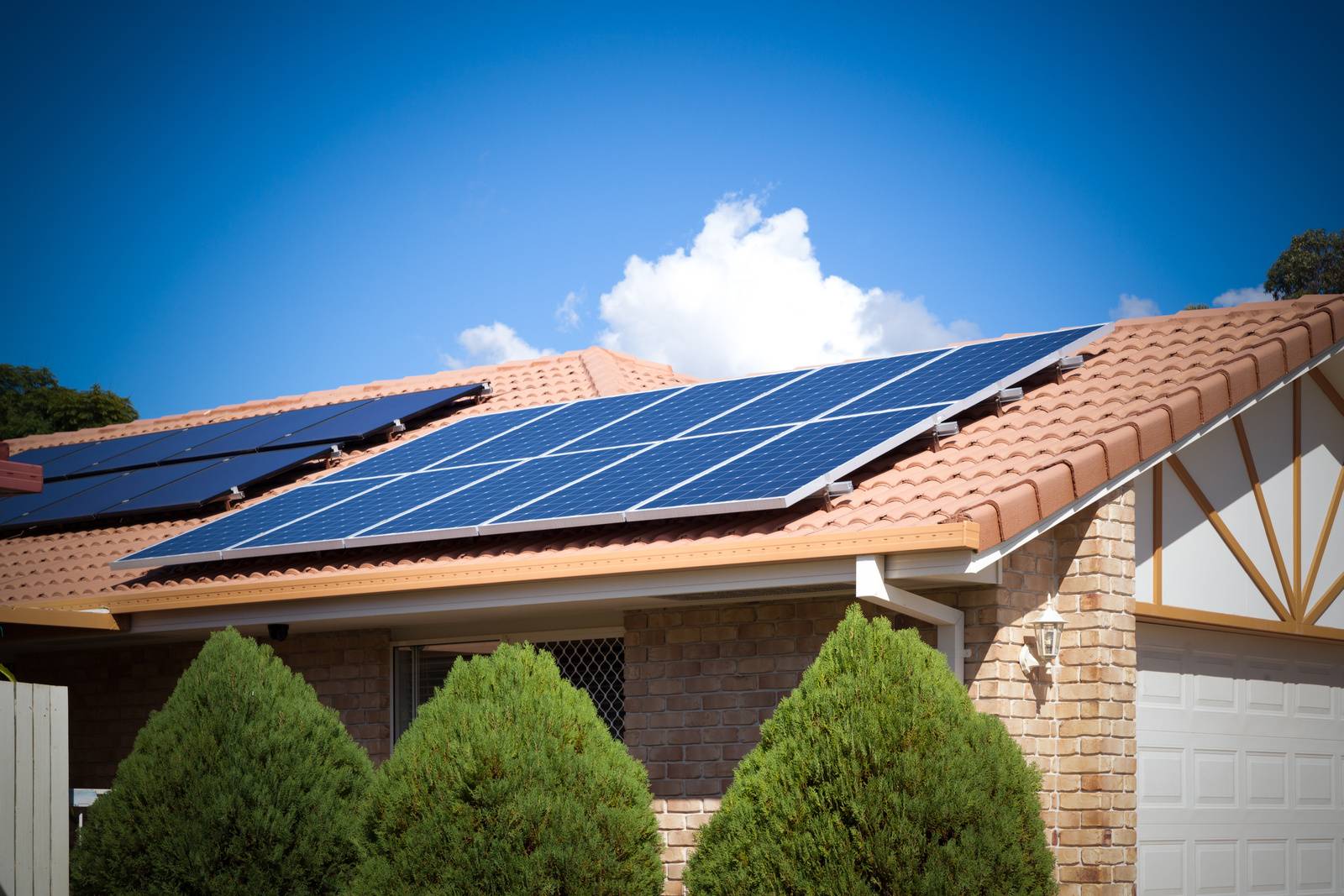 découvrez les services d'un artisan photovoltaïque dans les vosges (88) pour l'installation de panneaux solaires. profitez d'énergies renouvelables et réduisez vos factures d'électricité grâce à des solutions sur mesure et un accompagnement professionnel.