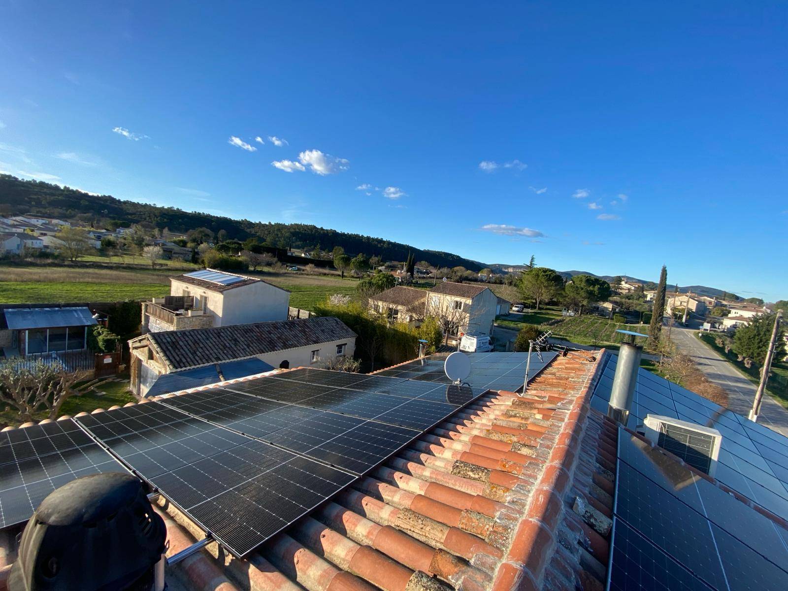 découvrez nos services d'artisan photovoltaïque en languedoc, spécialisés dans l'installation de panneaux solaires pour une énergie renouvelable et durable. profitez d'un savoir-faire local pour optimiser votre consommation d'énergie tout en préservant l'environnement.