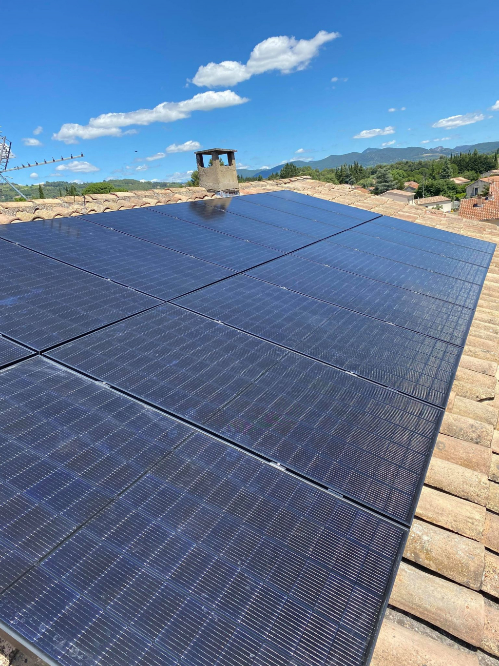 découvrez notre expert en artisan photovoltaïque dans le vaucluse, spécialisé dans l'installation de panneaux solaires. profitez d'énergies renouvelables pour réduire vos factures d'électricité et contribuer à la préservation de l'environnement. contactez-nous dès aujourd'hui pour un devis personnalisé!