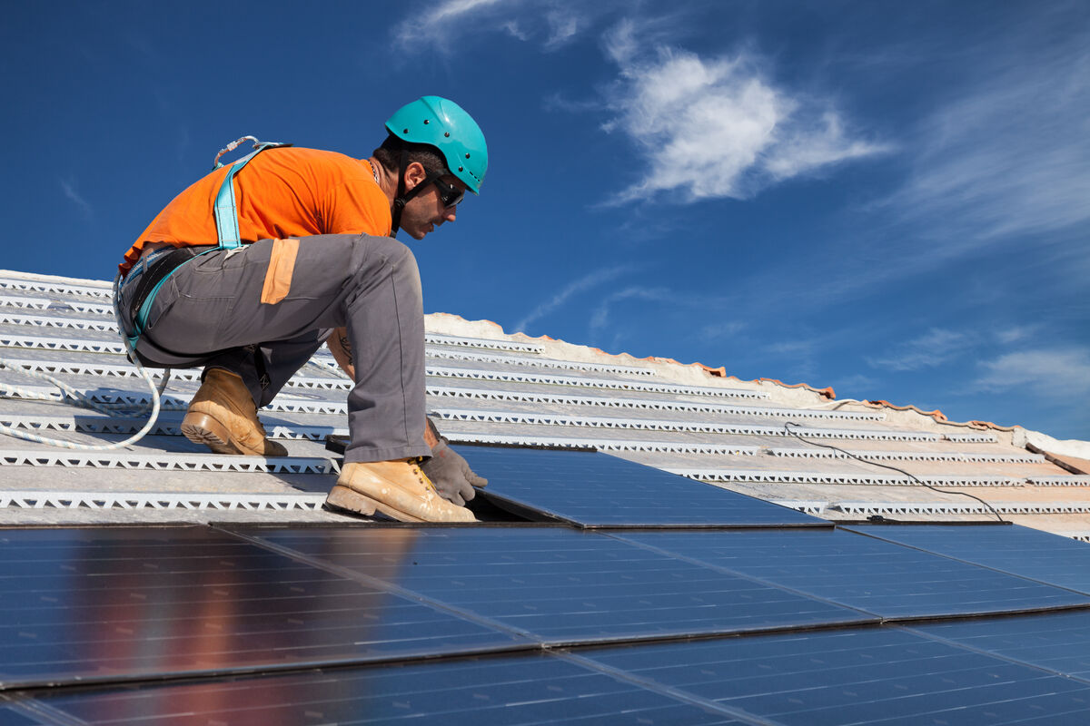découvrez comment l'assurance photovoltaïque peut protéger vos investissements solaires en garantissant la couverture des équipements et des pertes de revenus. informez-vous sur les avantages de cette assurance pour sécuriser votre installation et maximiser votre rendement énergétique.