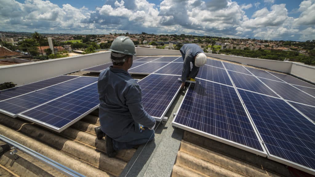 découvrez comment maximiser l'autoconsommation pour vos installations photovoltaïques. optimisez l'utilisation de l'énergie produite et offrez à vos clients des solutions durables et économiques. suivez nos conseils et astuces pour installer efficacement des systèmes d'autoconsommation.