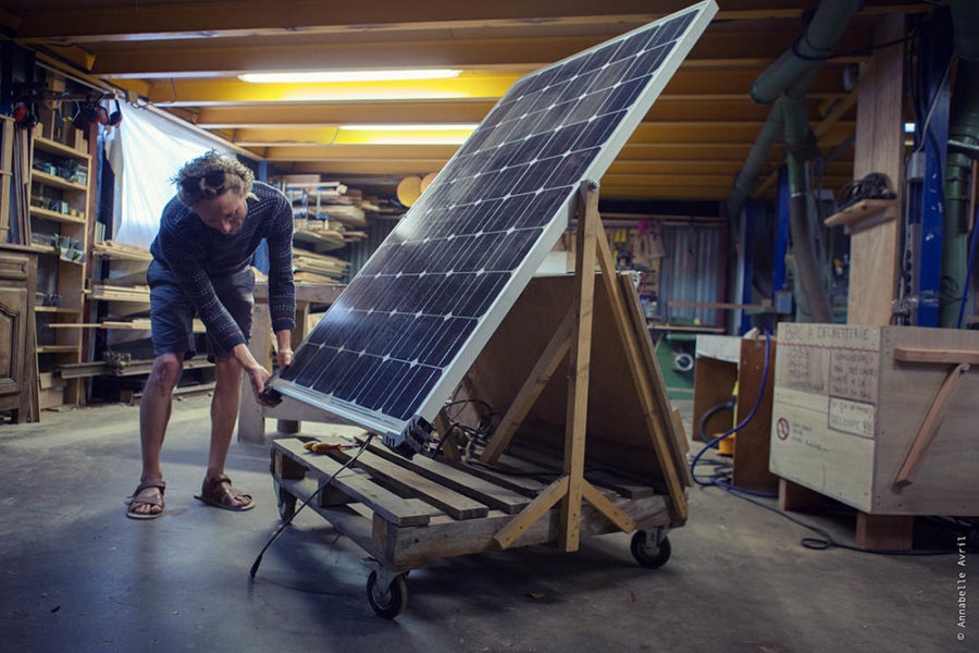 découvrez comment l'autonomie énergétique grâce à des solutions photovoltaïques peut transformer votre consommation d'énergie en charente. profitez du soleil et réduisez vos factures tout en respectant l'environnement.