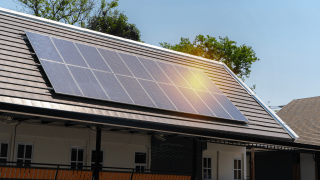 découvrez comment optimiser votre autonomie énergétique grâce à des solutions photovoltaïques adaptées dans le var. profitez des avantages des panneaux solaires pour réduire vos factures d'électricité et contribuer à la transition énergétique.