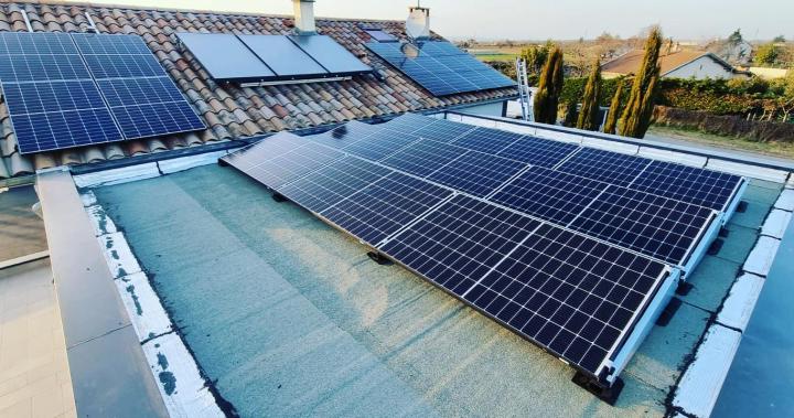découvrez les avantages d'engager un installateur de panneaux photovoltaïques à lyon. profitez d'une expertise locale, d'un accompagnement personnalisé dans vos projets d'énergie renouvelable et d'options sur-mesure pour maximiser votre rendement et votre économie d'énergie.