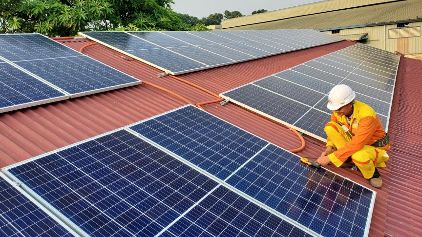découvrez les avantages d'engager un installateur photovoltaïque en wallonie : optimisation de votre production d'énergie, économies sur vos factures, aide à la transition énergétique, et valorisation de votre patrimoine immobilier. optez pour une énergie renouvelable et durable avec des experts locaux.