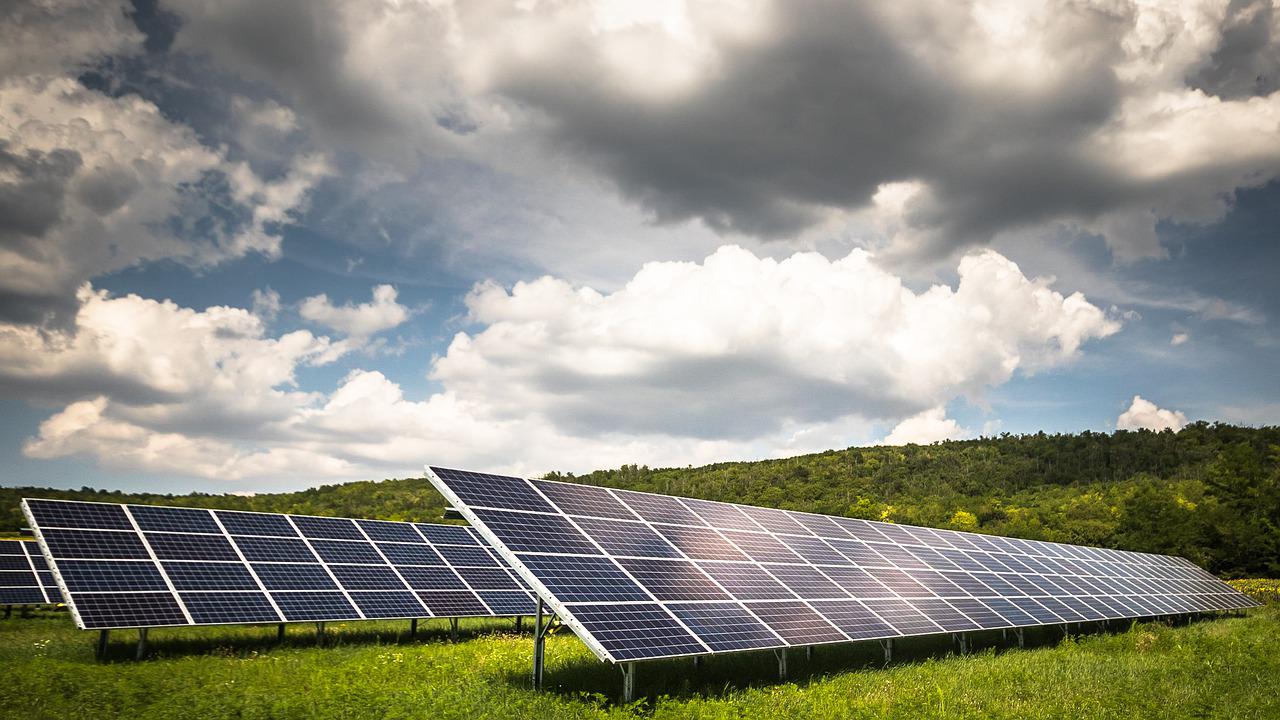 découvrez les nombreux avantages des panneaux photovoltaïques : une source d'énergie renouvelable, des économies sur vos factures d'électricité, une réduction de votre empreinte carbone et une valorisation de votre propriété. optez pour une transition énergétique efficace et durable.