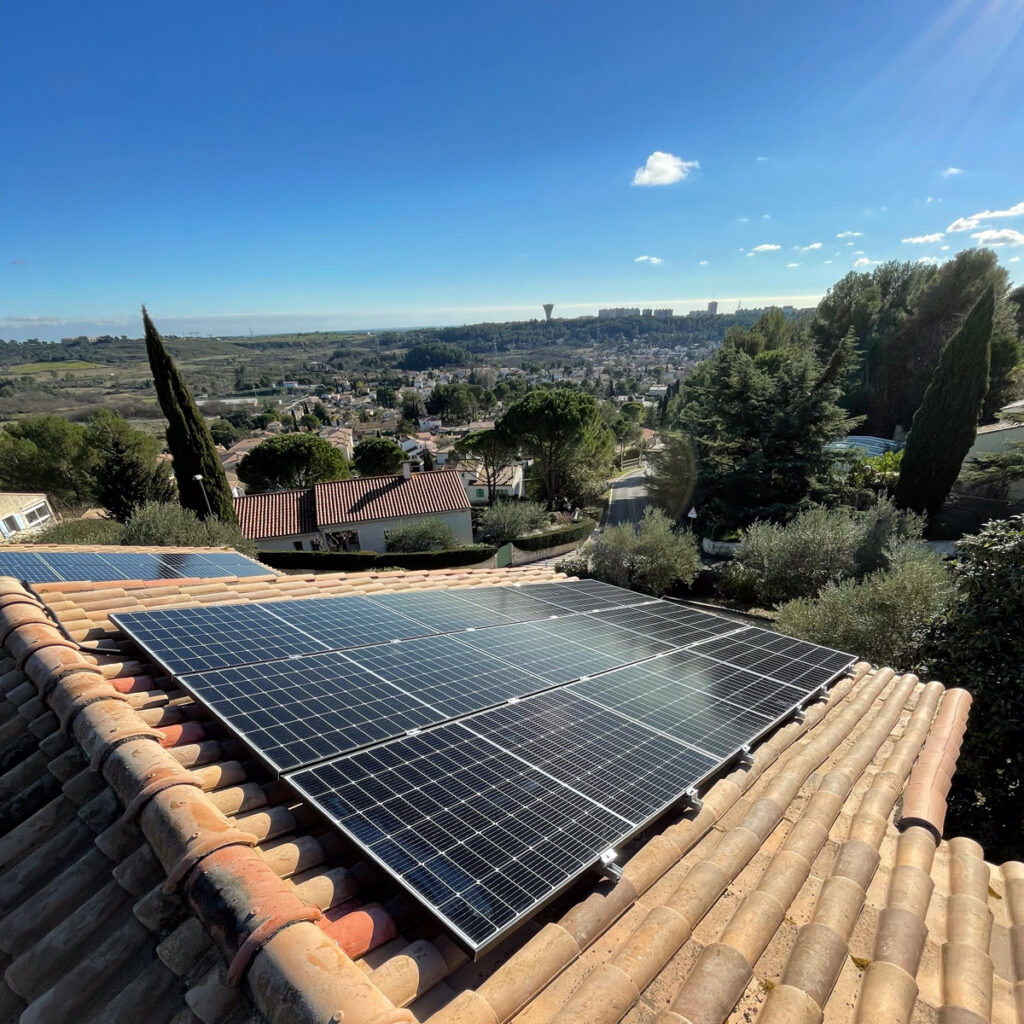 découvrez les multiples avantages des panneaux photovoltaïques pour votre entreprise : réduction des coûts énergétiques, impact environnemental positif, et valorisation de votre image de marque. optez pour une solution d'énergie renouvelable et durable.