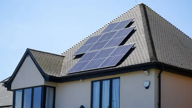 découvrez les nombreux avantages des panneaux photovoltaïques en sarthe : économies d'énergie, réduction de l'empreinte carbone, valorisation de votre patrimoine et bénéfices fiscaux. informez-vous sur cette solution écologique et rentable pour un avenir durable.