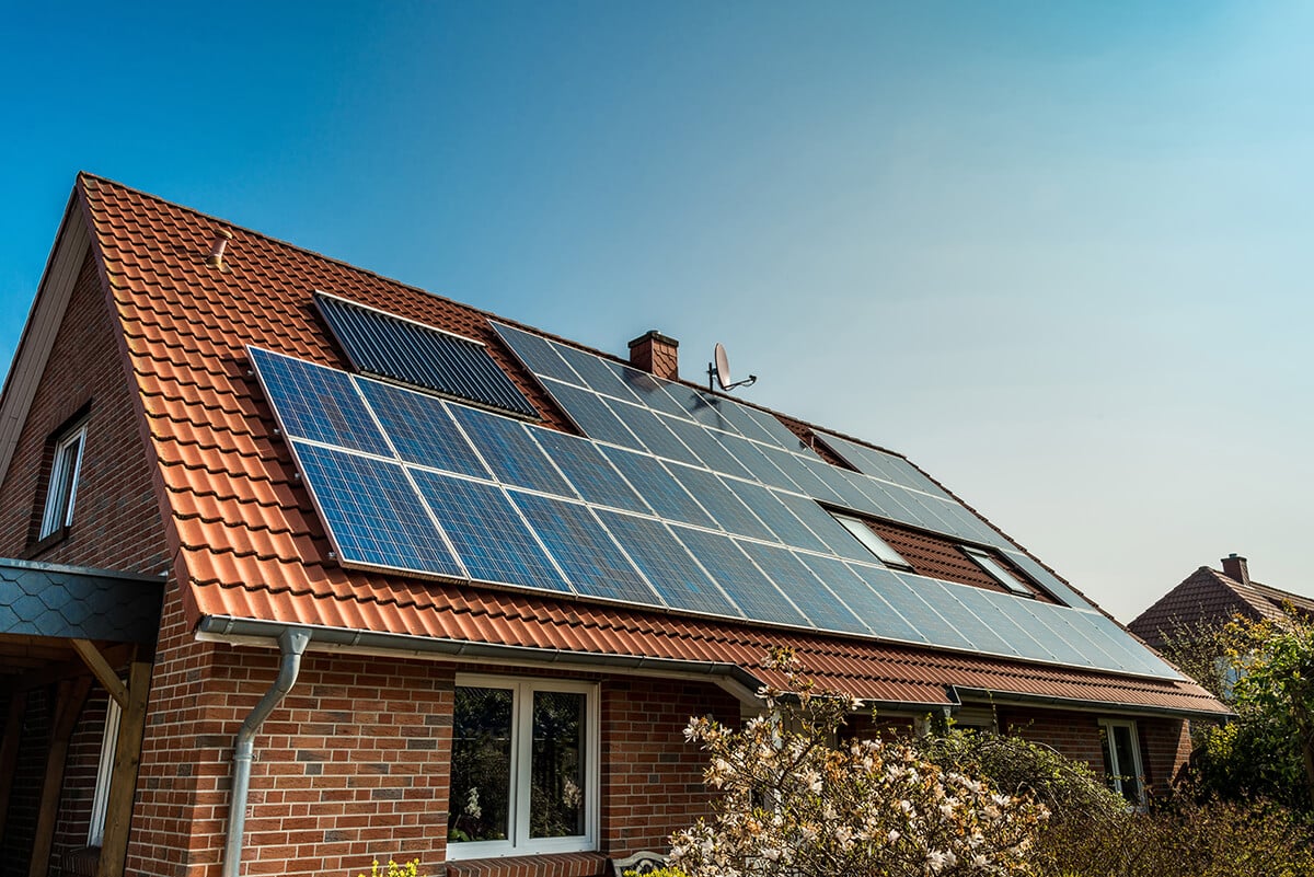 découvrez les nombreux avantages des panneaux solaires pour votre maison : réduction des factures d'énergie, respect de l'environnement, valorisation immobilière et autonomie énergétique. investissez dans l'énergie renouvelable et profitez d'un confort durable.