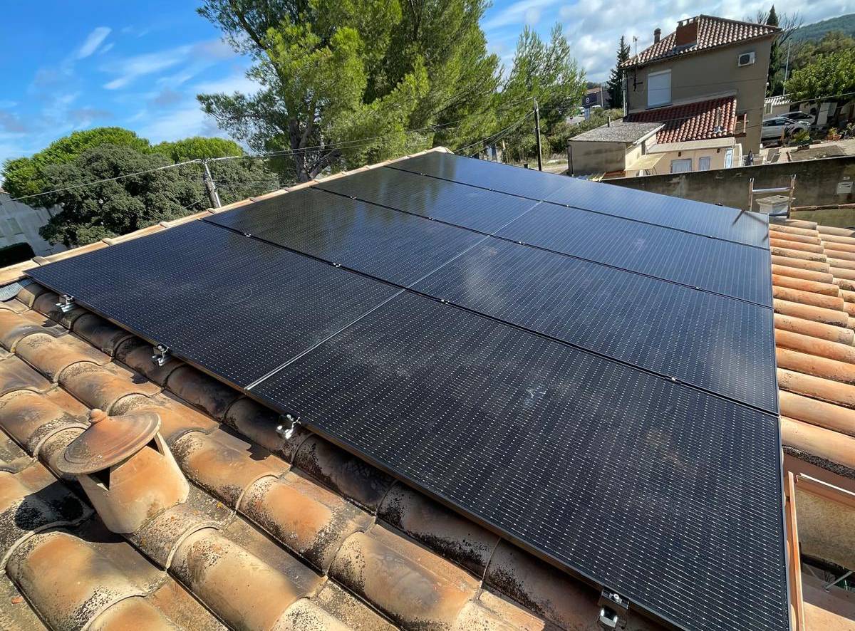 découvrez les principaux avantages du label rge pour les installations photovoltaïques. optimisez vos économies d'énergie et profitez d'aides financières tout en contribuant à la transition énergétique avec des solutions durables et performantes.