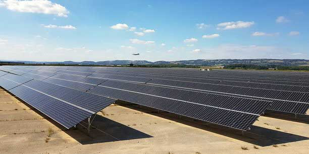 découvrez comment l'avenir de l'énergie solaire façonne notre monde, en offrant des solutions durables et innovantes pour une transition énergétique réussie et la protection de notre planète.