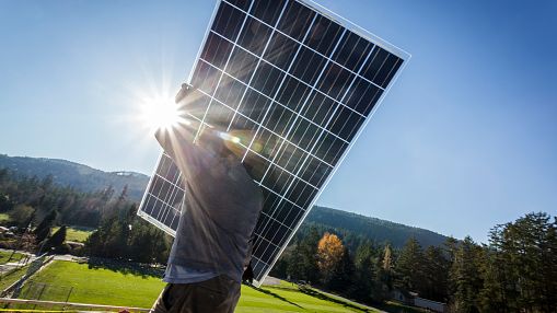 découvrez l'avenir de l'énergie solaire, une solution durable et innovante pour un monde plus vert. explorez les dernières avancées technologiques, les tendances du marché et les avantages environnementaux de cette source d'énergie renouvelable.
