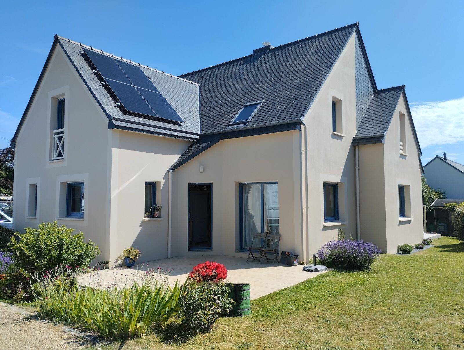 découvrez les perspectives d'avenir pour les installateurs photovoltaïques, les opportunités de croissance, les innovations technologiques et les tendances du marché qui façonnent l'industrie de l'énergie solaire.