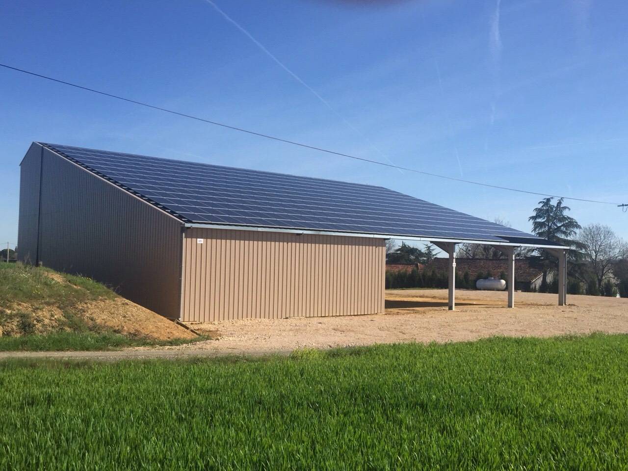 découvrez les avantages des bâtiments photovoltaïques, une solution innovante et durable pour produire de l'énergie solaire. optimisez votre consommation d'énergie tout en respectant l'environnement avec des infrastructures conçues pour capturer le soleil.