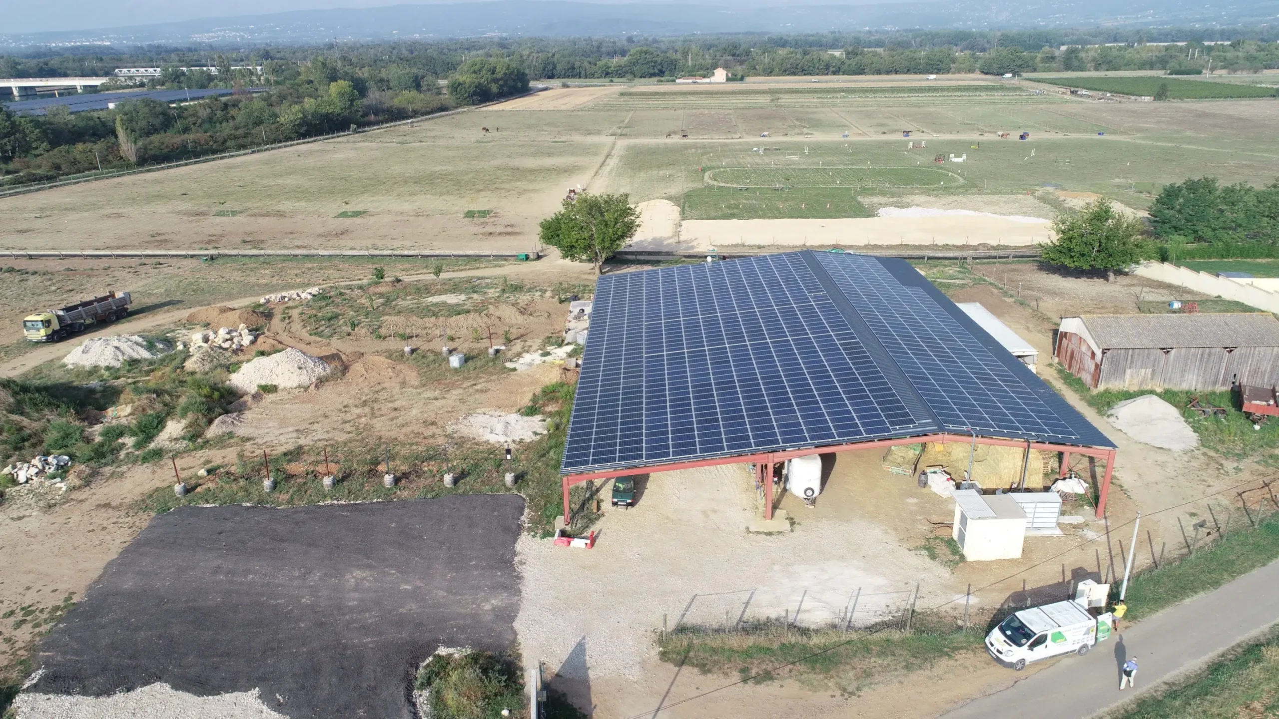 découvrez comment bénéficier d'un bâtiment photovoltaïque gratuit pour réduire vos coûts énergétiques et contribuer à la transition énergétique. informez-vous sur les aides disponibles et les étapes pour installer votre système solaire sans frais.