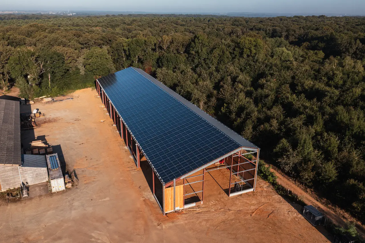 découvrez les avantages d'un bâtiment photovoltaïque : une solution éco-responsable et innovante qui permet de produire de l'énergie solaire tout en réduisant votre empreinte carbone. optez pour une construction durable et économisez sur vos factures d'électricité grâce à l'énergie renouvelable.