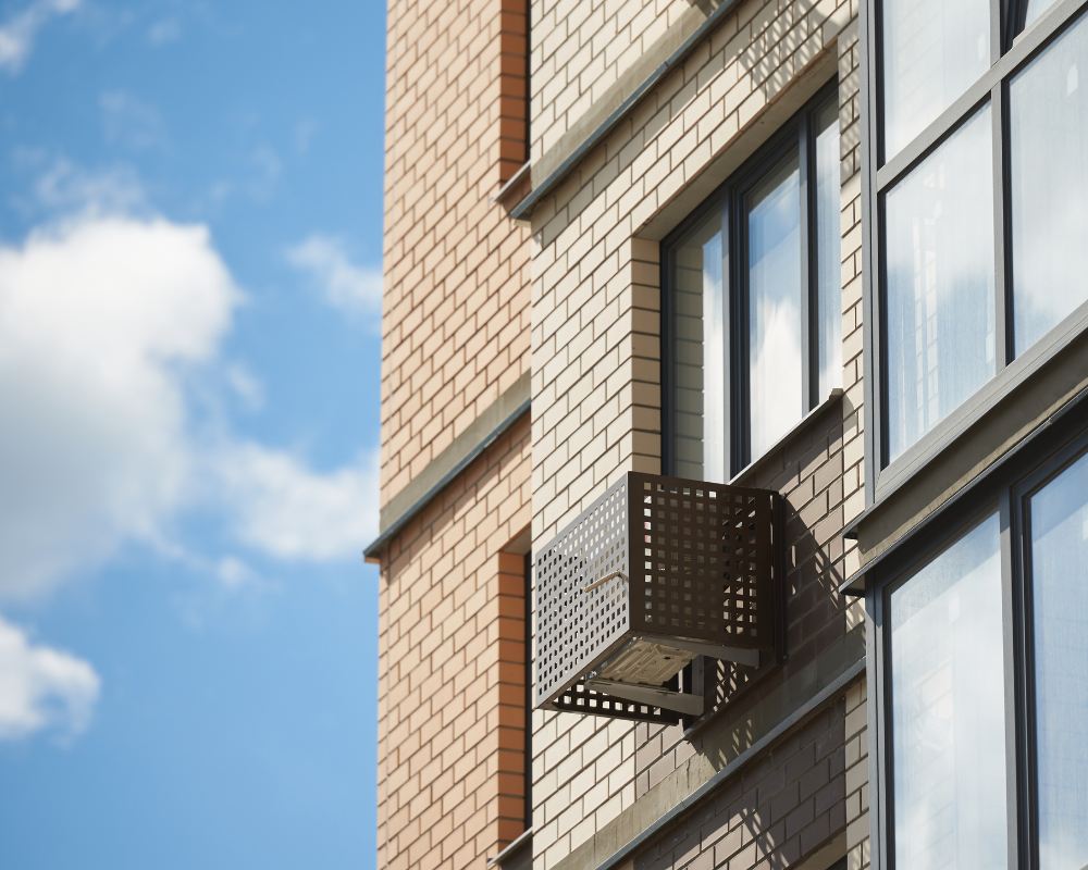 découvrez des astuces et conseils pratiques pour camoufler efficacement votre pompe à chaleur. apprenez à intégrer cet équipement esthétique dans votre jardin ou votre espace extérieur pour optimiser son apparence tout en préservant ses performances. transformez votre installation en un élément de décoration harmonieux !