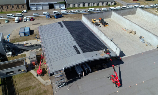 découvrez nos centrales toiture, des solutions innovantes pour optimiser l'énergie solaire de votre toit. idéales pour réduire vos factures d'électricité, ces installations garantissent performance et durabilité. informez-vous dès maintenant sur les avantages des centrales toiture pour une maison plus verte.