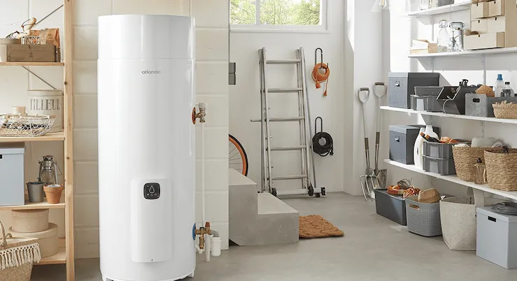 découvrez les différences entre les chauffe-eaux thermodynamiques et électriques. comparez leurs efficacités énergétiques, coûts d'installation, et performances pour choisir la solution la plus adaptée à vos besoins en eau chaude.