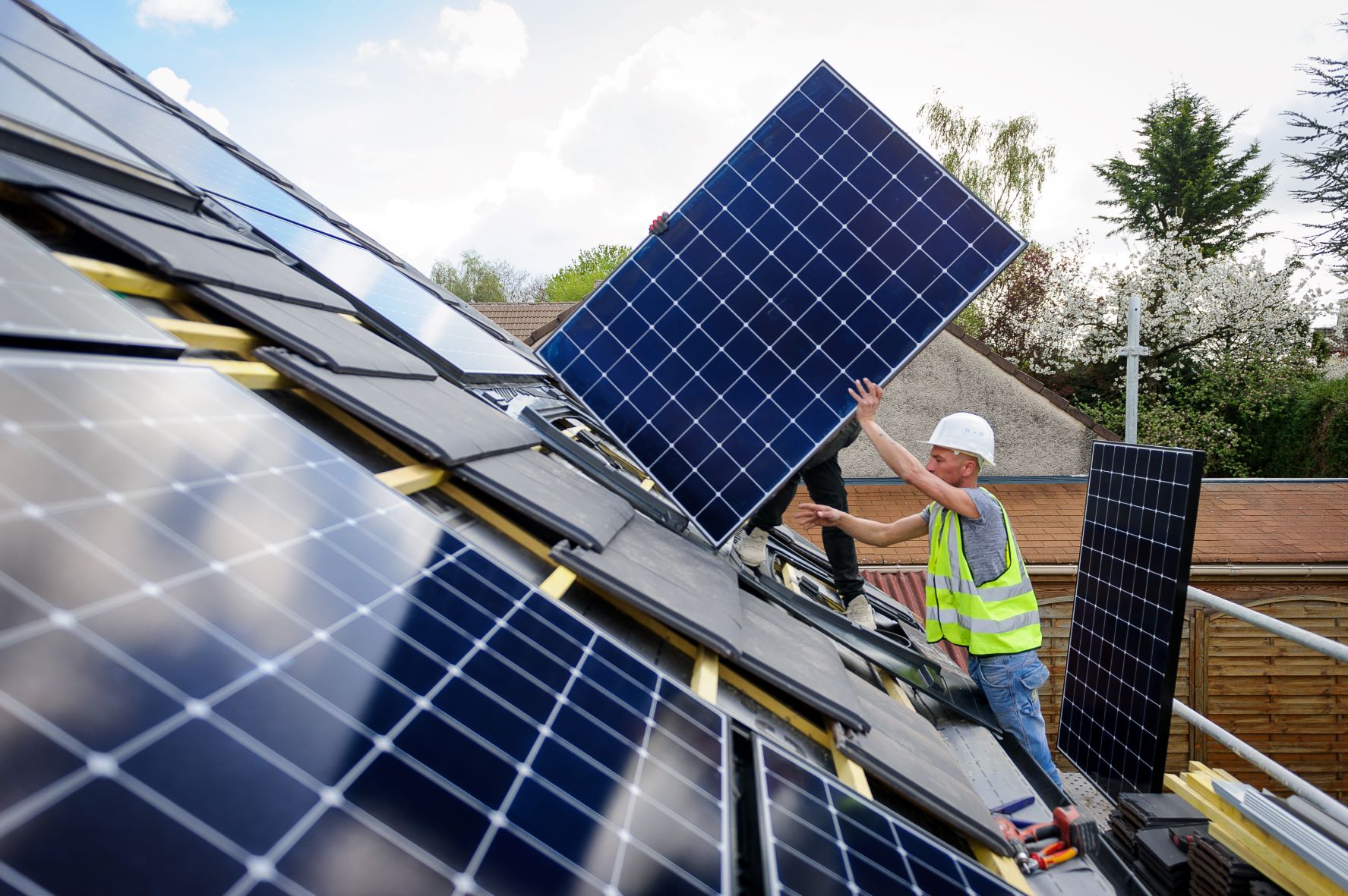 découvrez comment choisir le meilleur installateur de panneaux photovoltaïques à mons-en-pévèle. profitez de conseils pratiques et d'informations essentielles pour bénéficier d'une installation de qualité et d'une transition énergétique réussie.