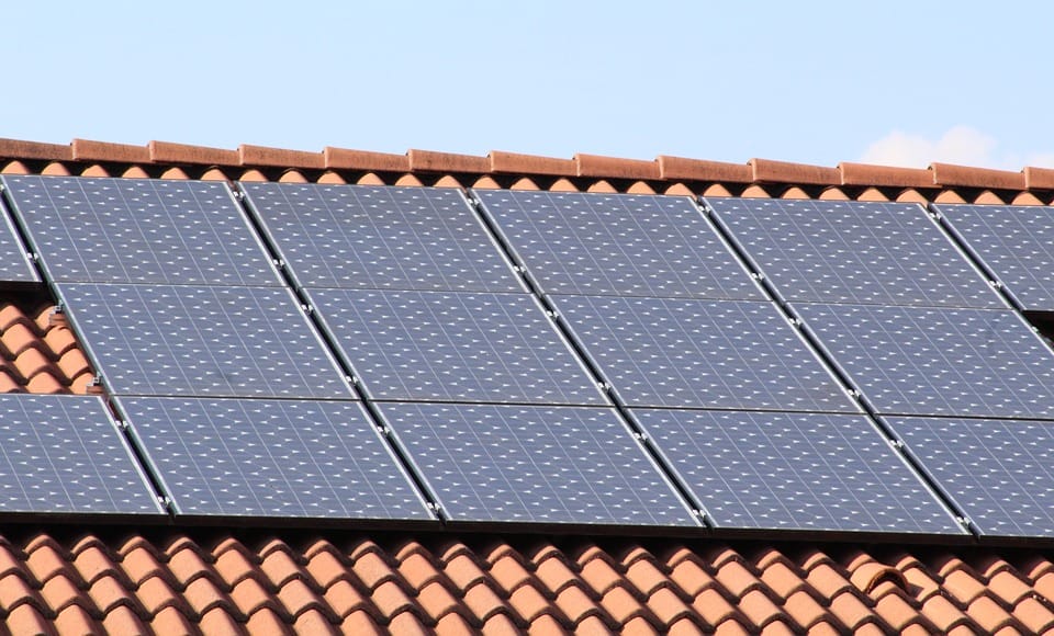 découvrez comment choisir le bon installateur de panneaux photovoltaïques en vendée pour optimiser votre investissement énergétique. comparez les tarifs, les services et les avis clients pour faire le meilleur choix et contribuer à la transition énergétique.