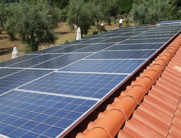 découvrez comment choisir le bon installateur photovoltaïque à martigues pour optimiser votre projet d'énergie solaire. comparez les devis, vérifiez les qualifications et trouvez un professionnel de confiance pour une installation réussie.