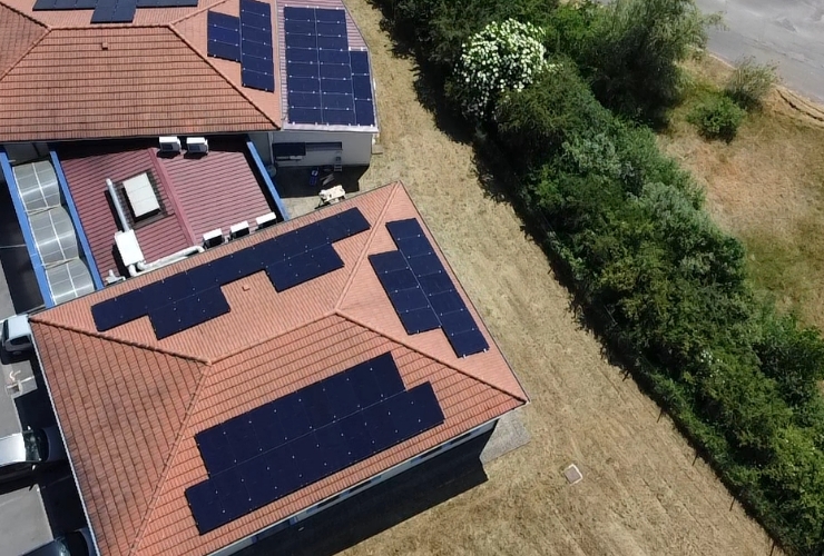 découvrez comment choisir le meilleur installateur de panneaux photovoltaïques à mouscron pour optimiser votre investissement en énergie solaire. comparez les experts, consultez les avis des clients et assurez-vous d'une installation de qualité pour réduire vos factures d'électricité.