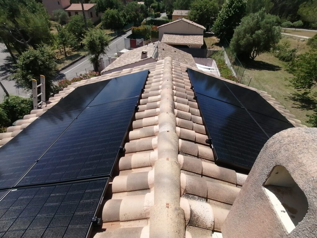 découvrez comment choisir le meilleur installateur de panneaux photovoltaïques dans le var. comparez les compétences, les tarifs et les avis pour faire le bon choix et optimiser votre projet d'énergie solaire.
