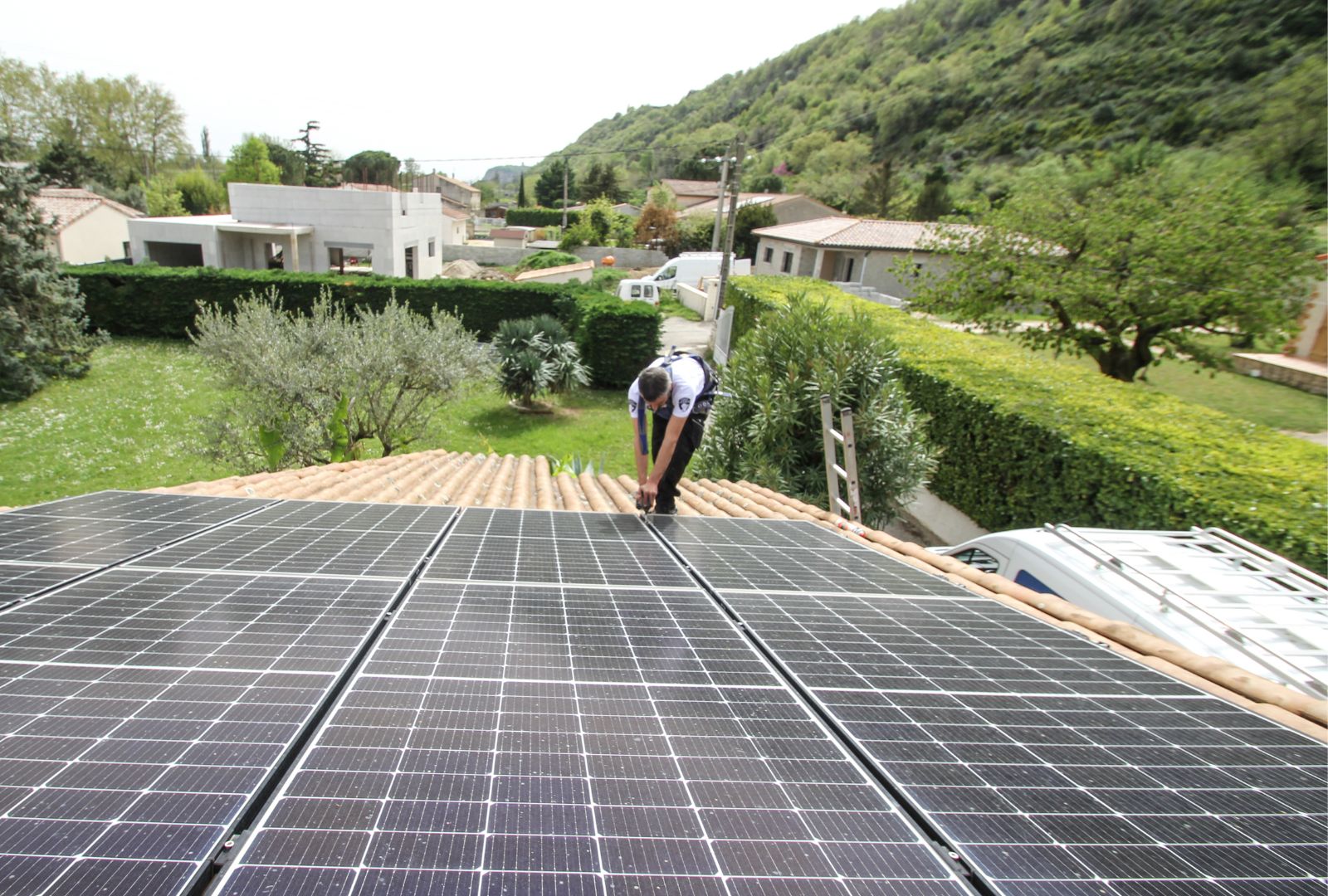 découvrez nos conseils pour choisir un installateur photovoltaïque en drôme. profitez d'une transition énergétique réussie grâce à des experts qualifiés qui vous guideront dans votre projet d'énergie solaire. comparer les offres locales et optimisez votre investissement pour un avenir plus durable.