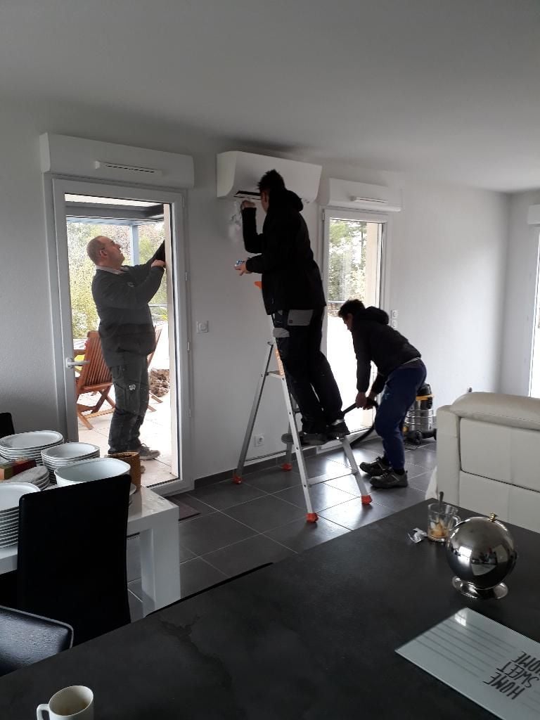 découvrez clim' var, votre expert en solutions de climatisation et de ventilation. profitez d'un confort optimal au sein de votre espace grâce à nos produits de qualité et nos services personnalisés. contactez-nous pour un devis adapté à vos besoins !