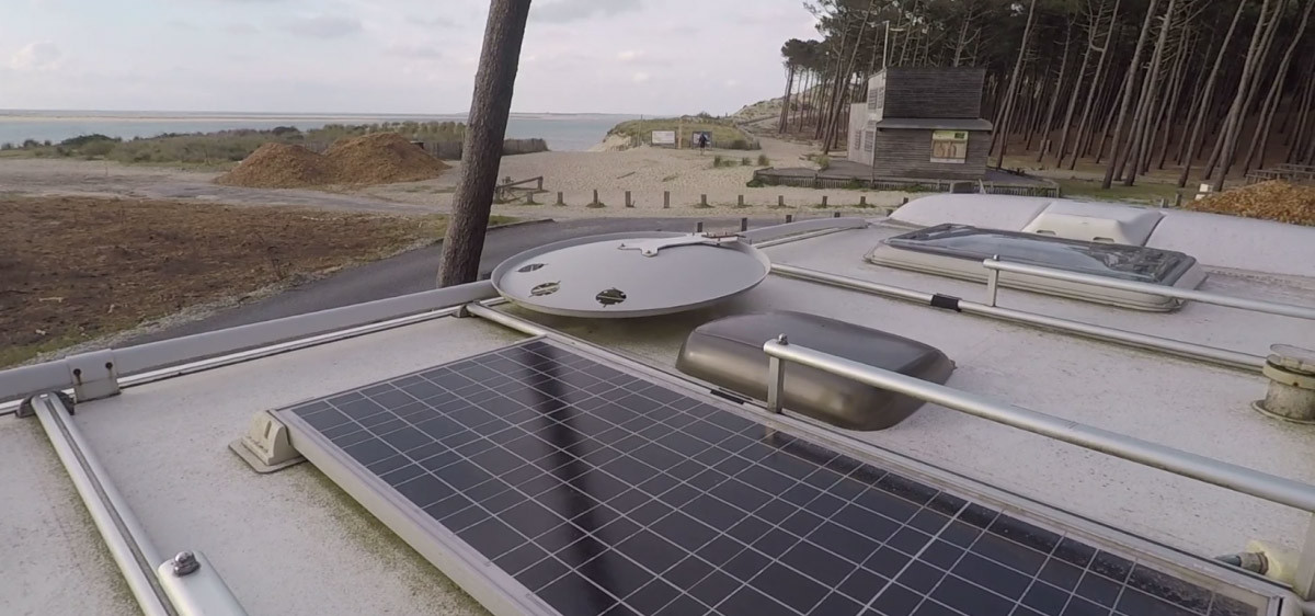 découvrez comment les panneaux solaires peuvent vous offrir une autonomie énergétique. optimisez votre consommation d'énergie tout en réduisant votre empreinte carbone grâce à des solutions durables et économiques.