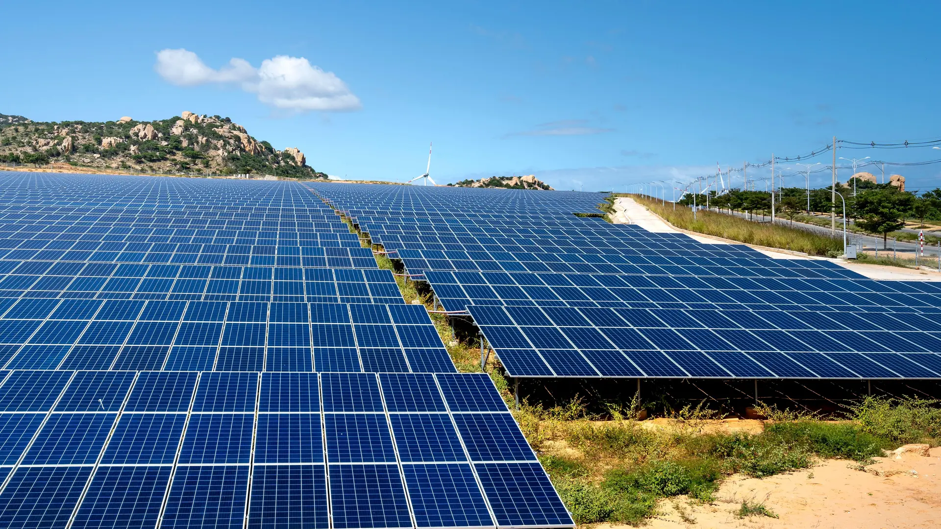 découvrez les clés de la différenciation photovoltaïque : stratégies innovantes, tendances du marché et solutions sur mesure pour optimiser vos projets solaires tout en maximisant leur impact environnemental.