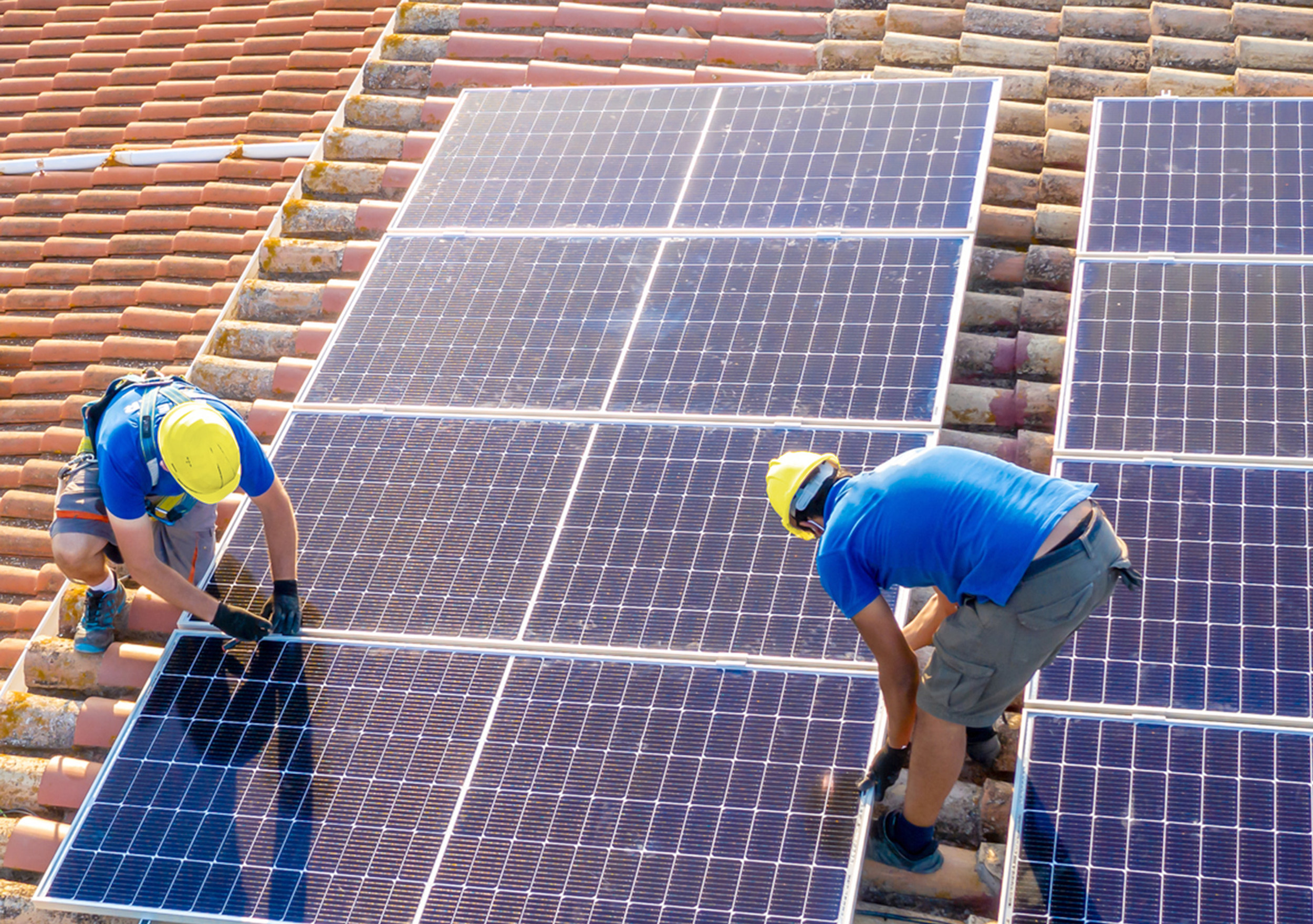 découvrez notre comparatif détaillé des installateurs de panneaux photovoltaïques. comparez les avis, prix et services pour choisir le meilleur professionnel de l'énergie solaire et optimisez votre investissement.