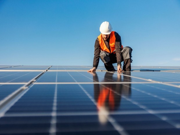 découvrez notre comparatif des installateurs photovoltaïques pour optimiser votre projet d'énergie solaire. évaluez les meilleures options disponibles, comparez les prix et les services, et choisissez l'installateur qui répond le mieux à vos besoins pour une installation réussie.
