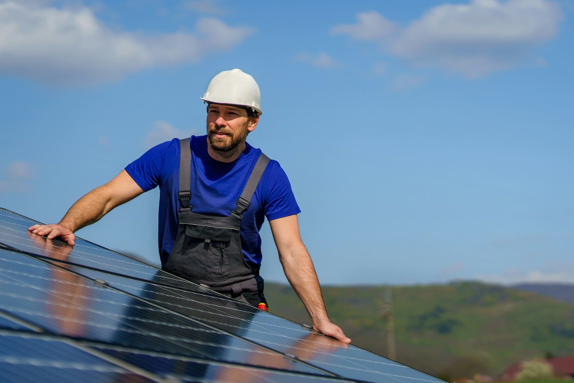 découvrez les compétences essentielles dans le domaine de l'énergie solaire. apprenez les techniques d'installation, de maintenance et d'optimisation des systèmes solaires pour contribuer à un avenir durable et respectueux de l'environnement.