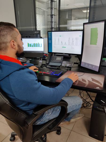 découvrez nos contrats de maintenance photovoltaïque, conçus pour optimiser la performance de vos installations solaires et garantir leur durabilité. profitez d'un dépannage rapide, d'un suivi régulier et d'un service personnalisé pour maximiser votre production d'énergie et réduire vos coûts.