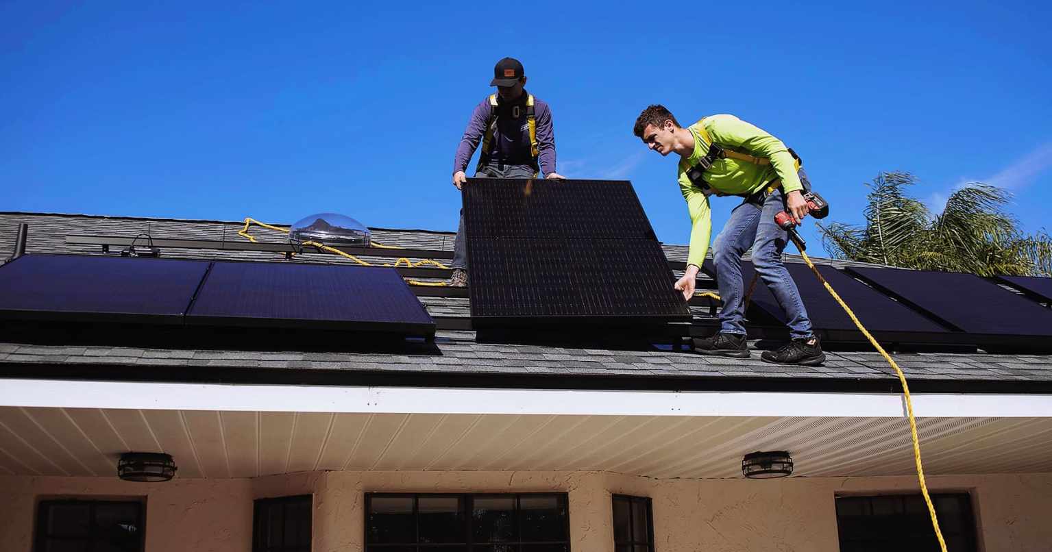 découvrez tout ce qu'il faut savoir sur le coût des panneaux solaires : facteurs influençant les prix, aides gouvernementales disponibles, et conseils pour maximiser votre investissement énergétique tout en réduisant votre empreinte carbone.