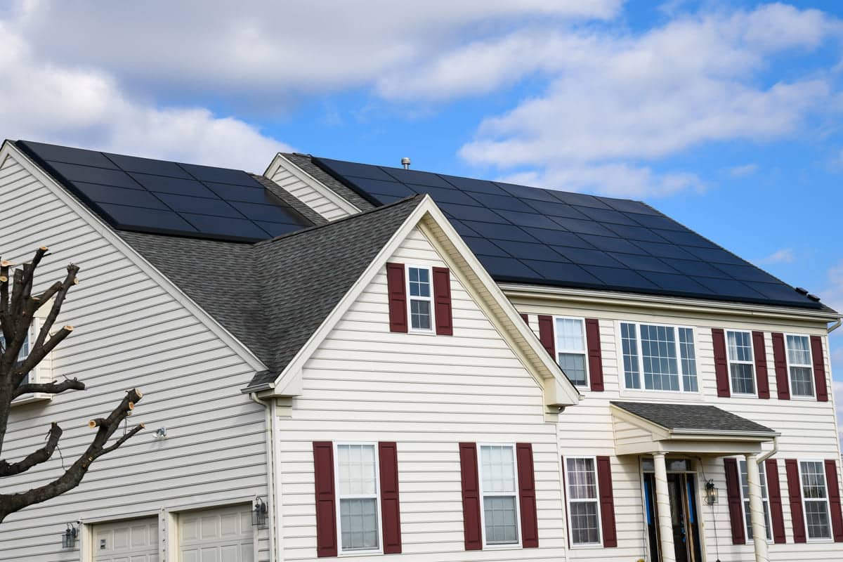 découvrez les facteurs influençant le coût de l'installation de panneaux solaires. comparez les prix, les aides financières et les avantages environnementaux pour optimiser votre investissement. informez-vous sur les options disponibles et économisez sur votre facture d'énergie tout en contribuant à un avenir durable.