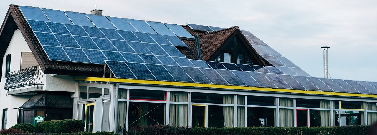 découvrez le coût des panneaux photovoltaïques et les facteurs qui influencent leur prix. informez-vous sur les différentes options disponibles, les aides financières et le retour sur investissement potentiel pour votre projet d'énergie solaire.