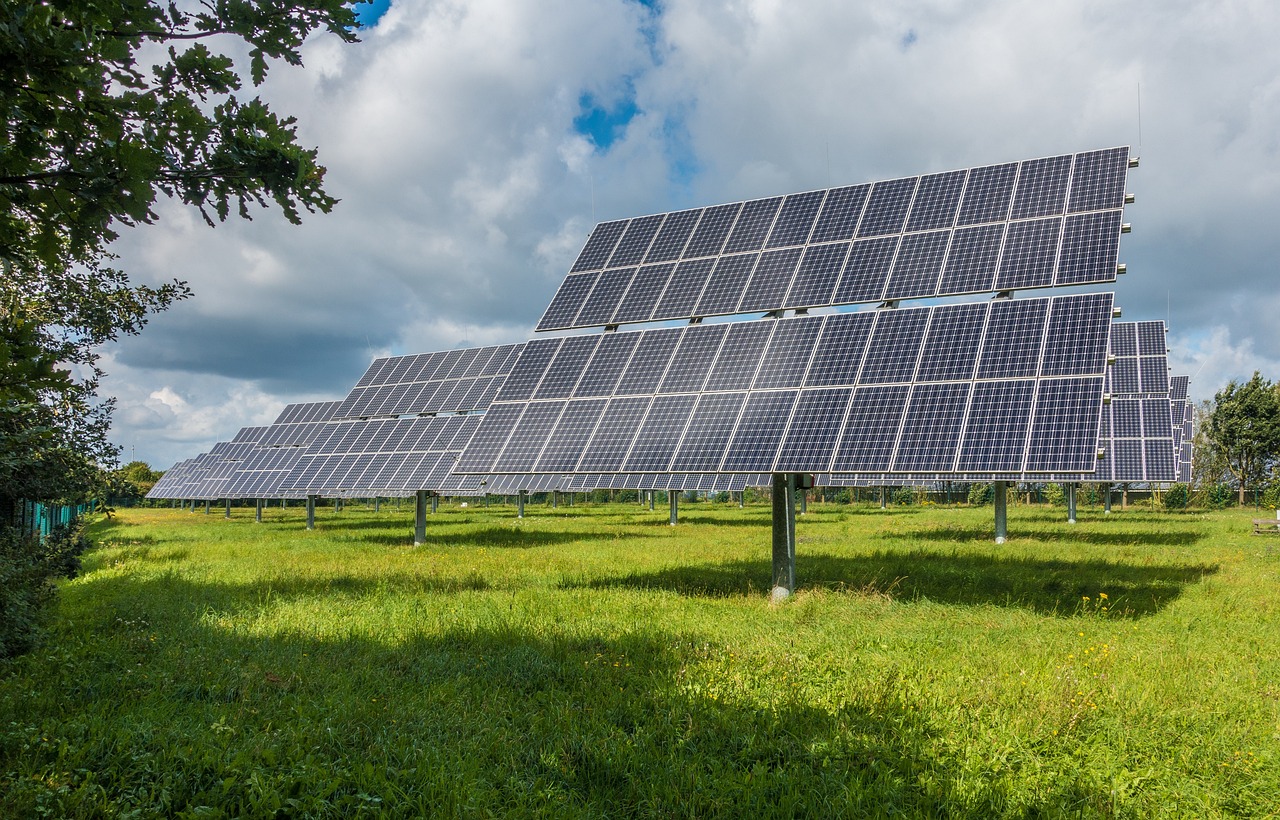 découvrez tout sur le coût photovoltaïque : analyse des investissements, économies d'énergie, subventions disponibles et retour sur investissement pour une transition énergétique réussie.