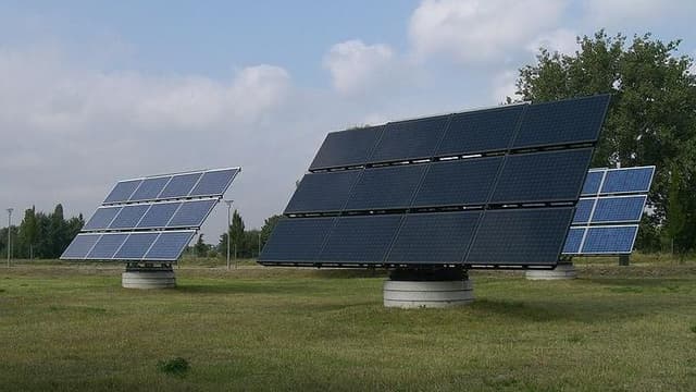 découvrez comment bénéficier du crédit d'impôt photovoltaïque pour réduire vos impôts tout en investissant dans l'énergie solaire. informez-vous sur les conditions d'éligibilité, les avantages fiscaux et les étapes à suivre pour installer des panneaux photovoltaïques et profiter d'une énergie renouvelable à moindre coût.